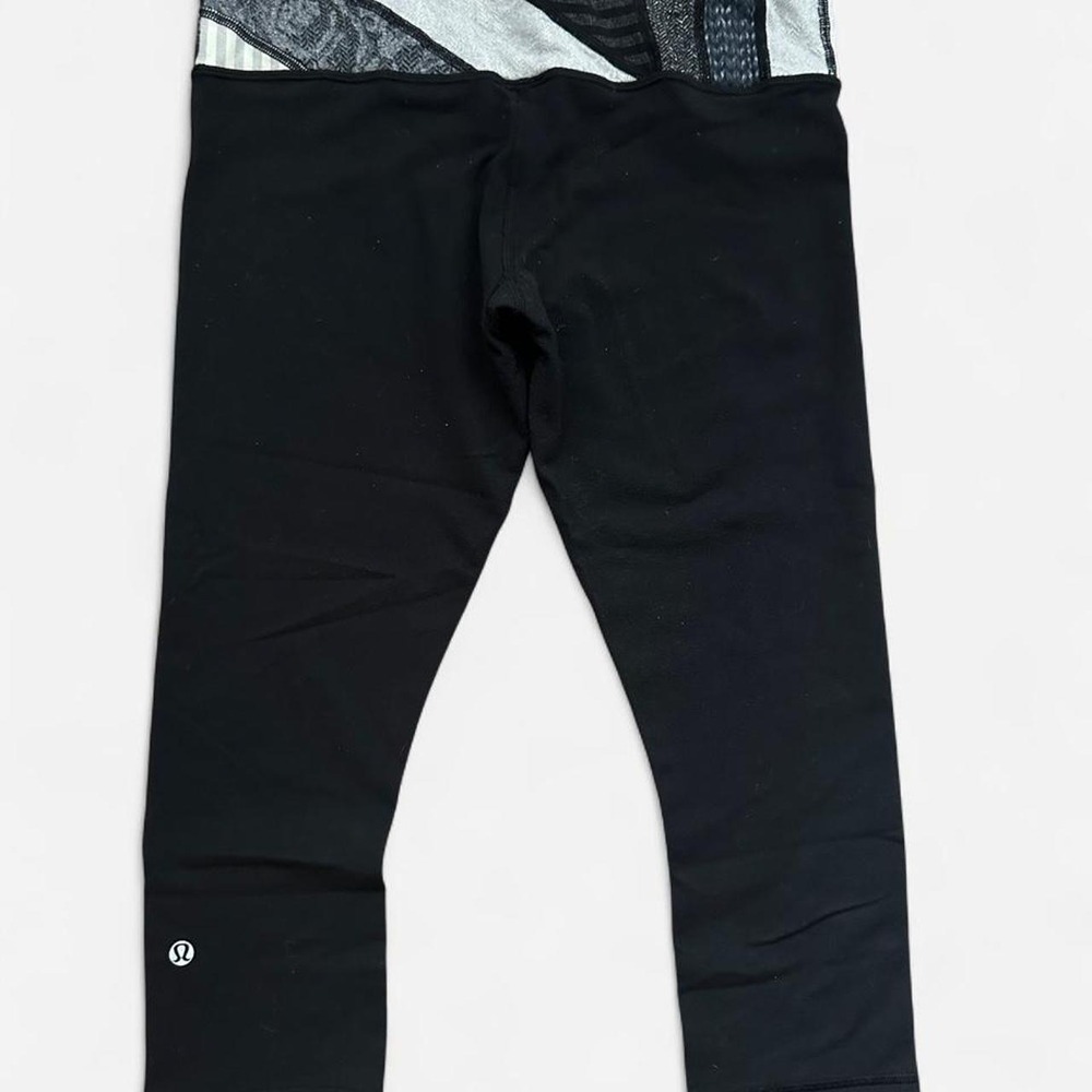 Lululemon Black Groove Roll Down Foldover Capri Crop Leggings Size 8